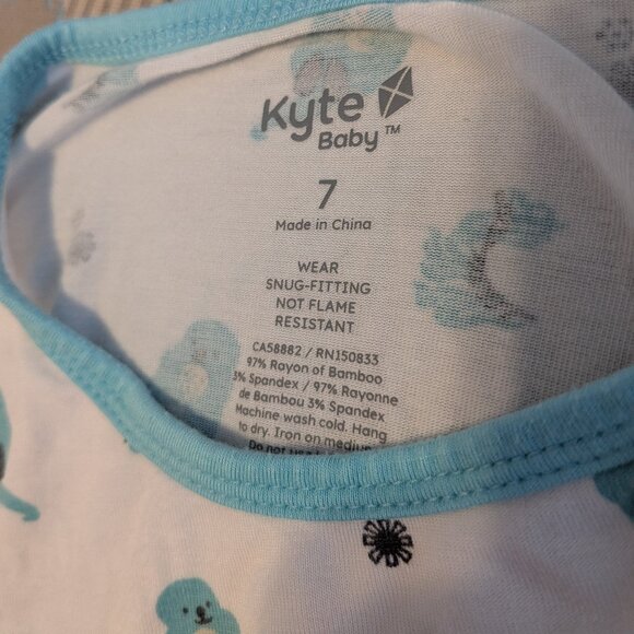 Kyte Baby long sleeve pajamas - Robin Cuddle (size 7) - Picture 3 of 3
